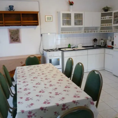 Violet Apartman